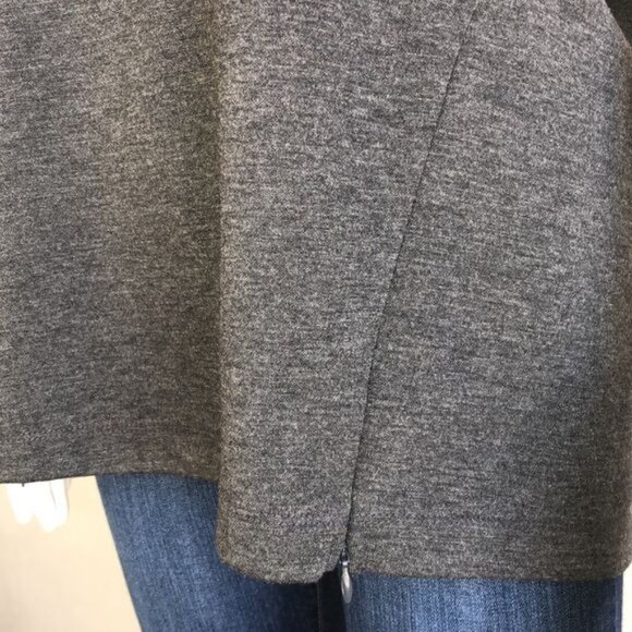 Banana Republic Oversized Boxy Top with Zipper Details in Gray - M - Picture 5 of 8